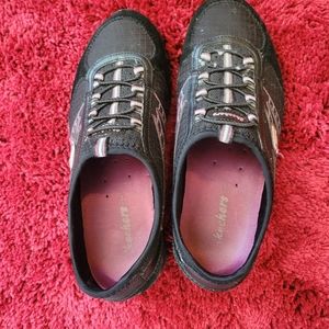 Skechers Bungee Shoes